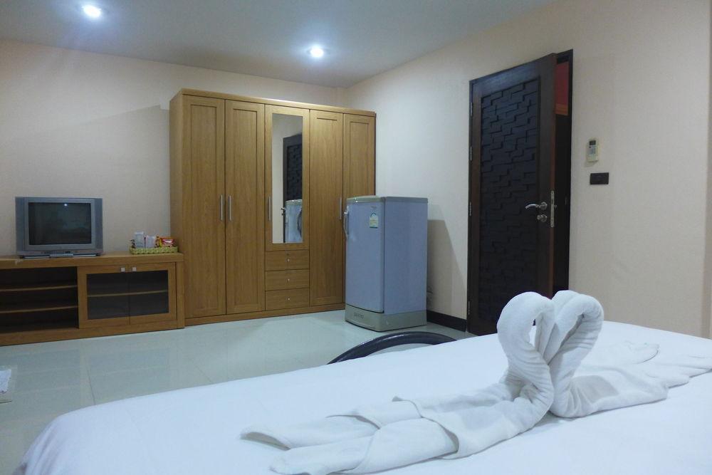 Bgw Phuket Hostel Patong Εξωτερικό φωτογραφία