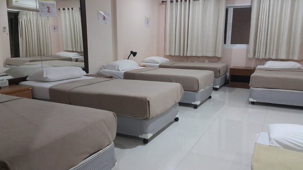 Bgw Phuket Hostel Patong Εξωτερικό φωτογραφία