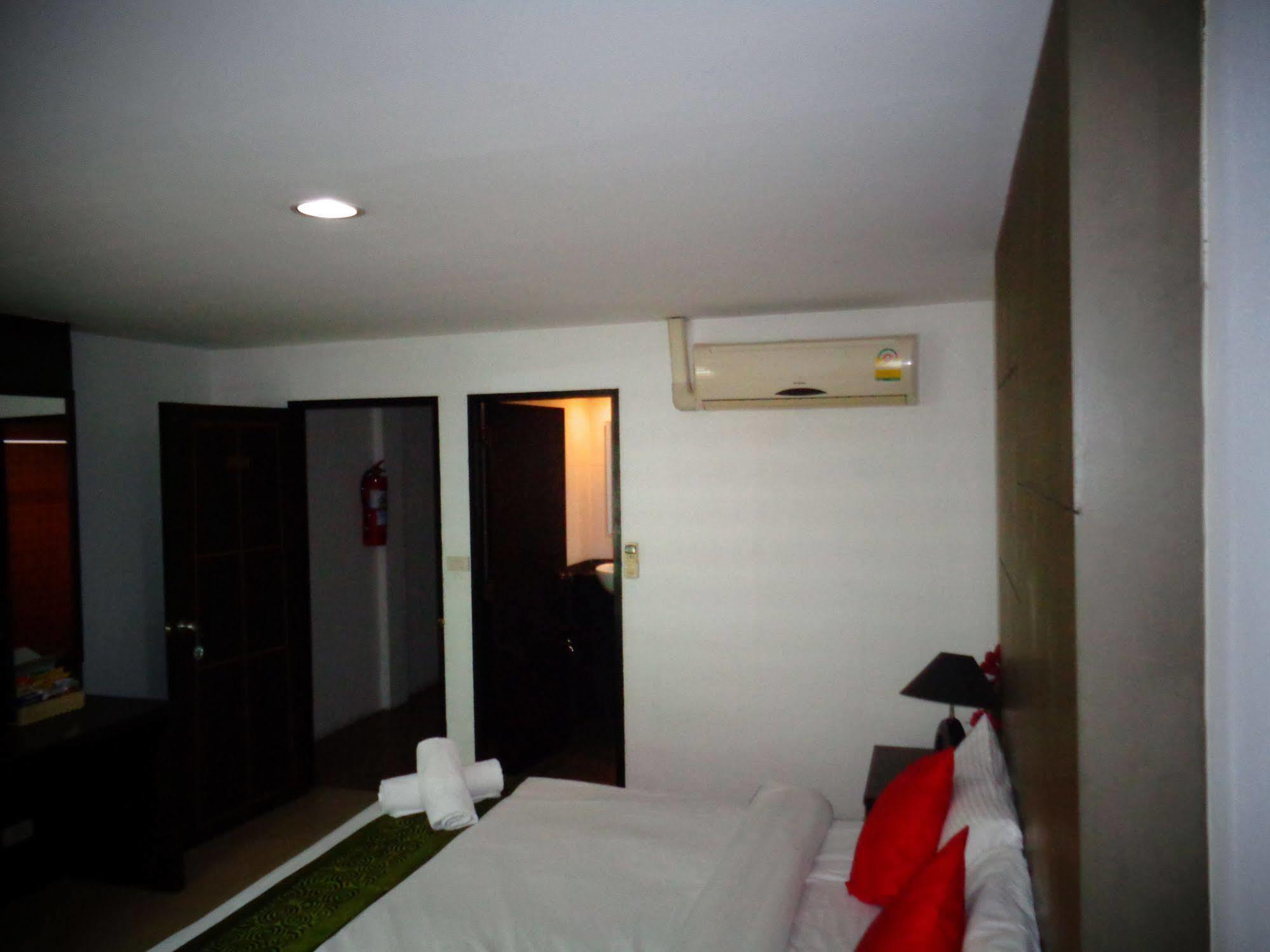 Bgw Phuket Hostel Patong Εξωτερικό φωτογραφία