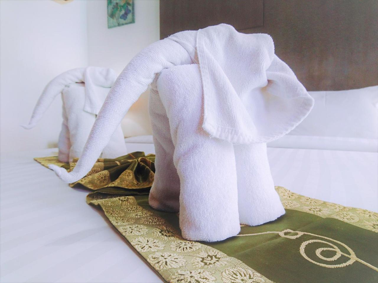 Bgw Phuket Hostel Patong Εξωτερικό φωτογραφία